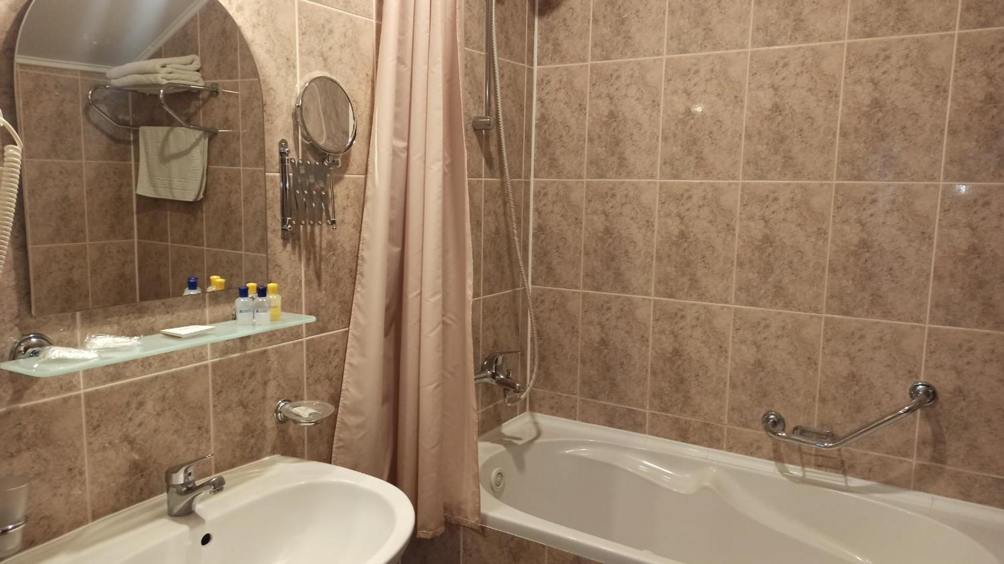 Luna Hotel Кишинев Екстериор снимка