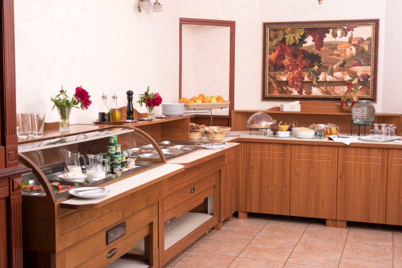 Luna Hotel Кишинев Екстериор снимка